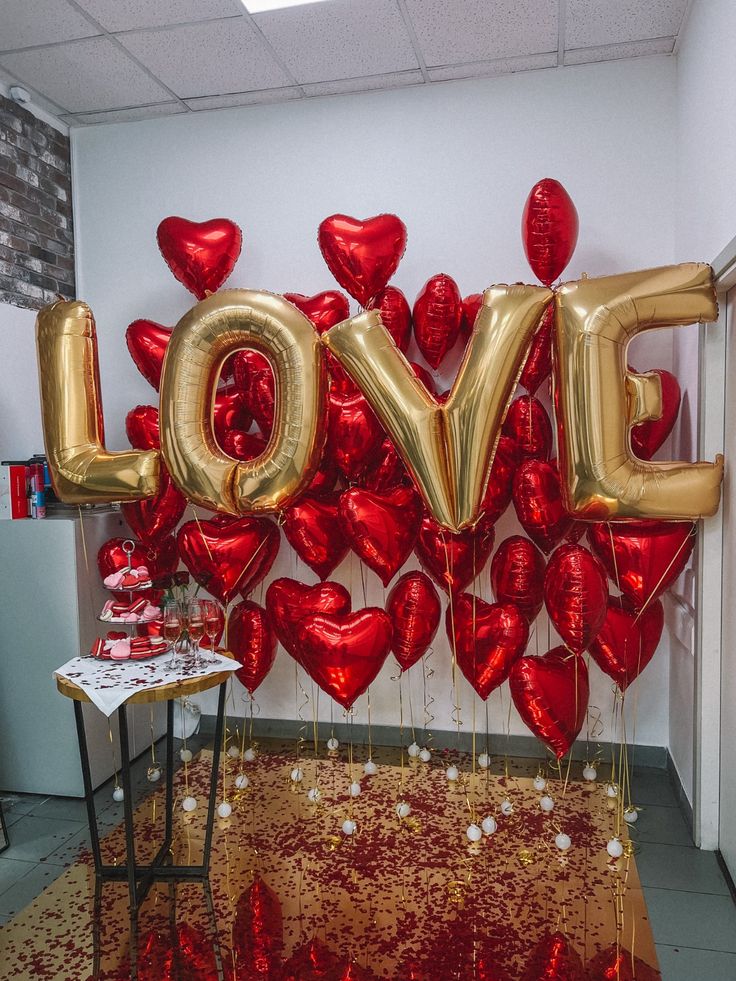 External Love balloons